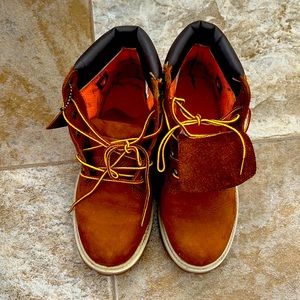 Chestnut Timberlands size 4.5